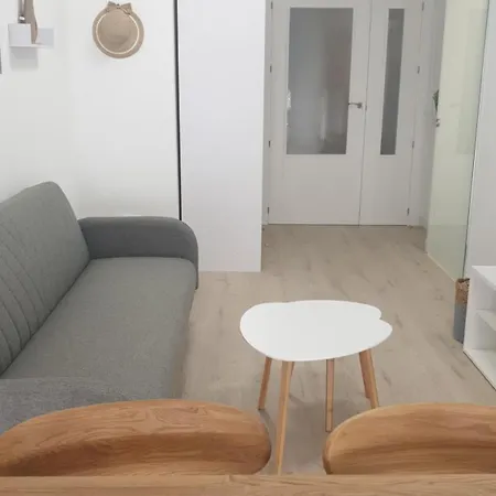 Ciudad Jardin - Confort Centro Iii דירה